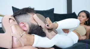 阿姨露足强制深喉调教壮小伙-97LZTD-35345